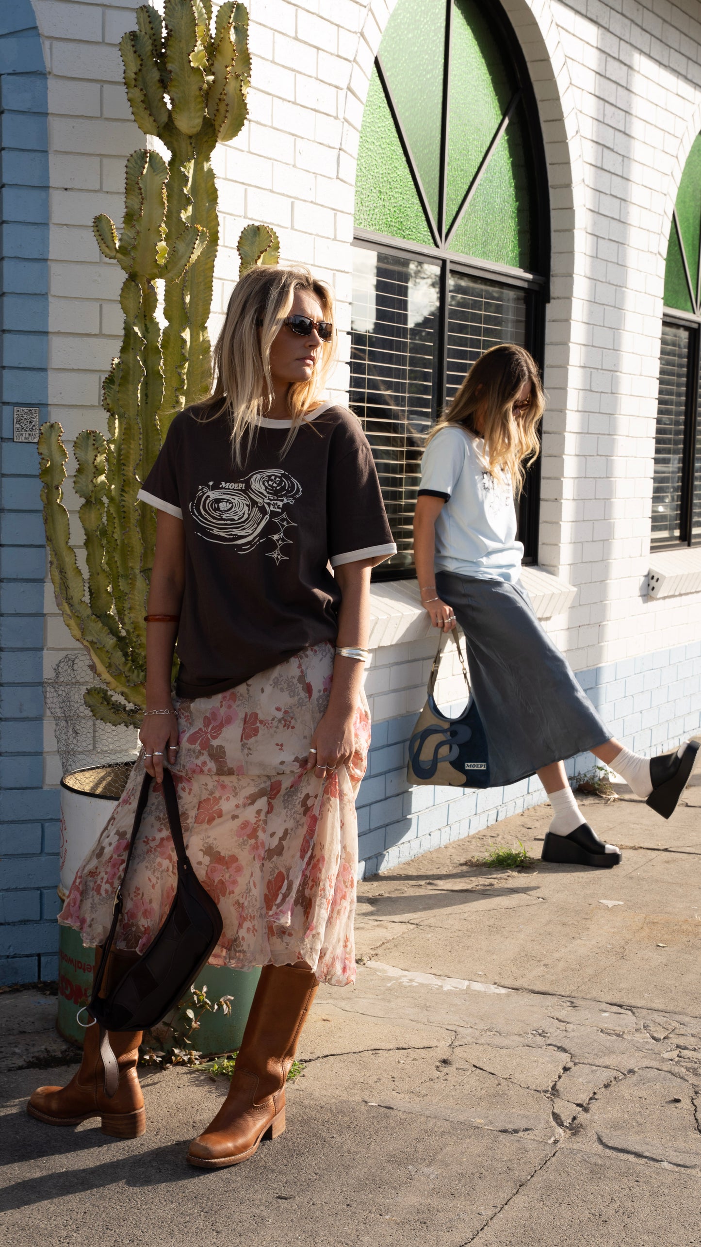 LIQUD BLOOM * RINGER T-SHIRT